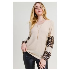 🛍️NWT🛍️ FIRST❤️LOVE Leopard Print Design